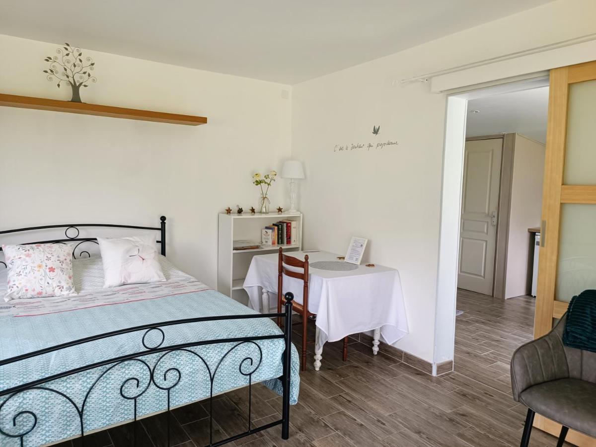 Hotel Le Petit Accent à Saint-Pierre-de-Bailleul Extérieur photo